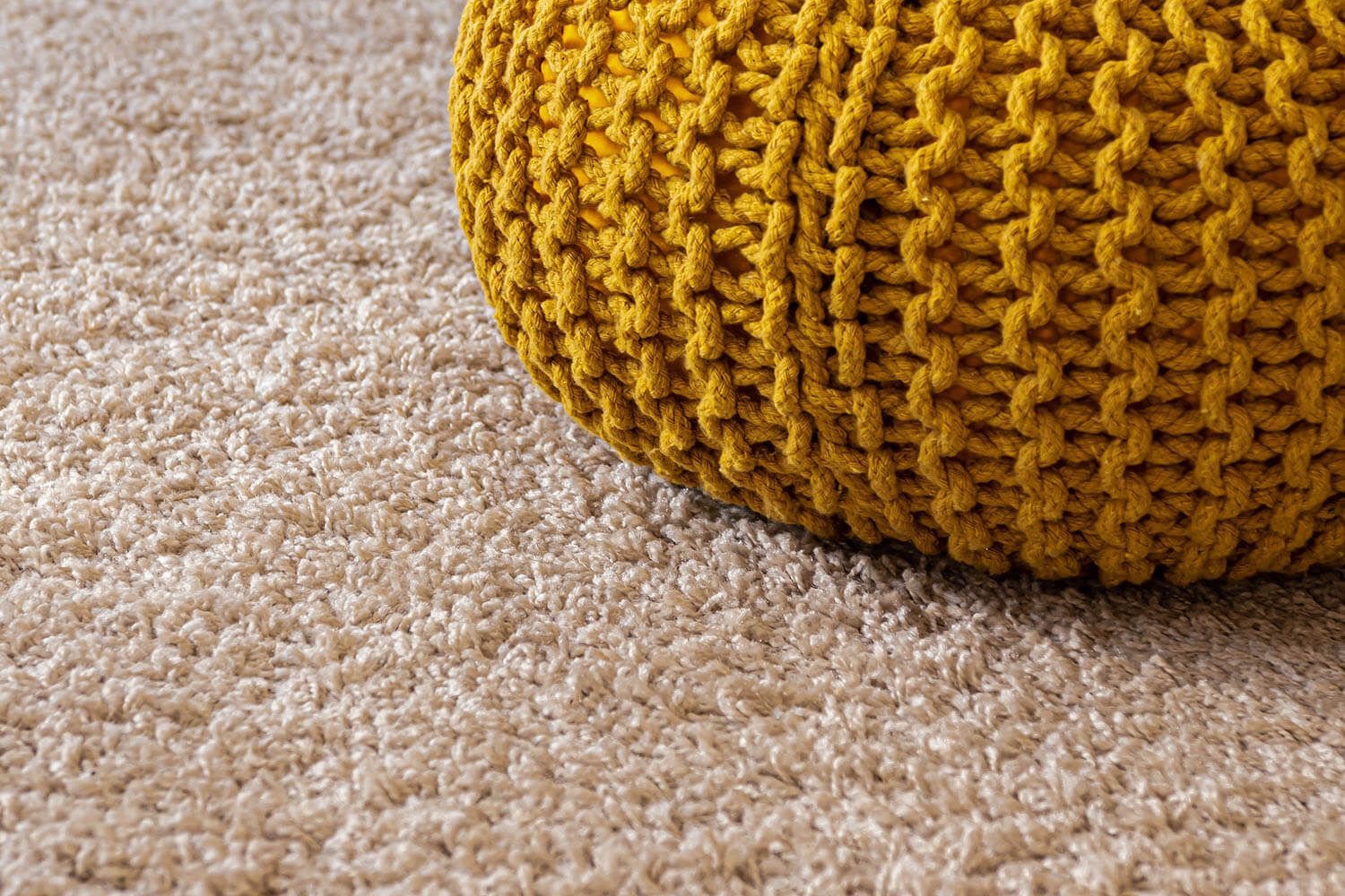 Step by step guide to clean your carpets.